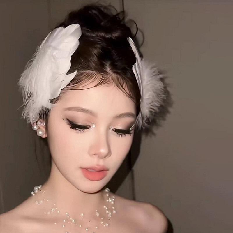 2Imitation White Swan Feather Hair Clips Elegant Ballet Headwear Bride Hair Accessories Sweet Princess Hairclips for Women Girls