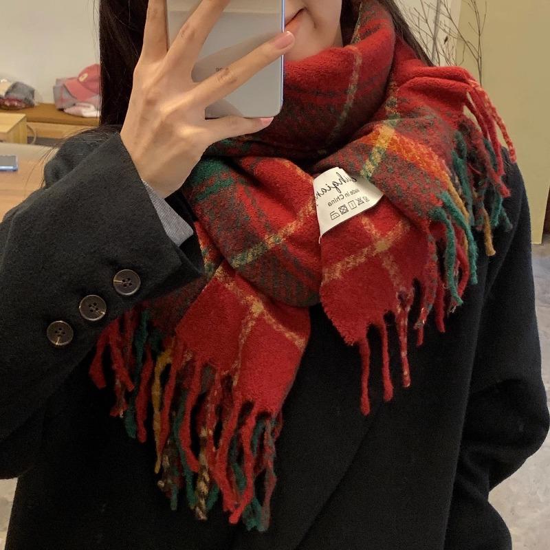 Red Christmas plaid scarf girls winter new versatile warm plaid scarf shawl green