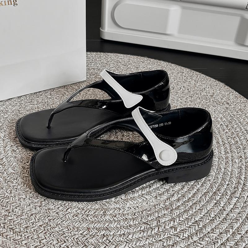 2025 Summer New Flat Bottom Buckle Strap Women's Sandals Casual Versatile Comfort Pinch Toe Concise Beach Sandals Women