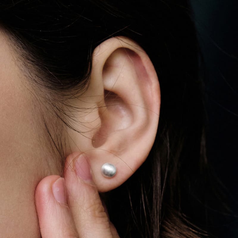 

TOU NP022 Matte Round Small Earrings Silver