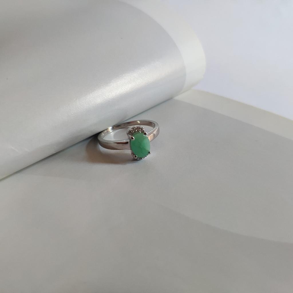 Silberring mit natürlichem Smaragd 0,806 ct (2127666)