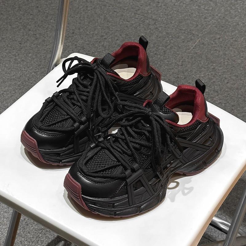 

Leather retro dad shoes women s 202 spring thick-soled heightening, lightweight and trendy sneakers. 35