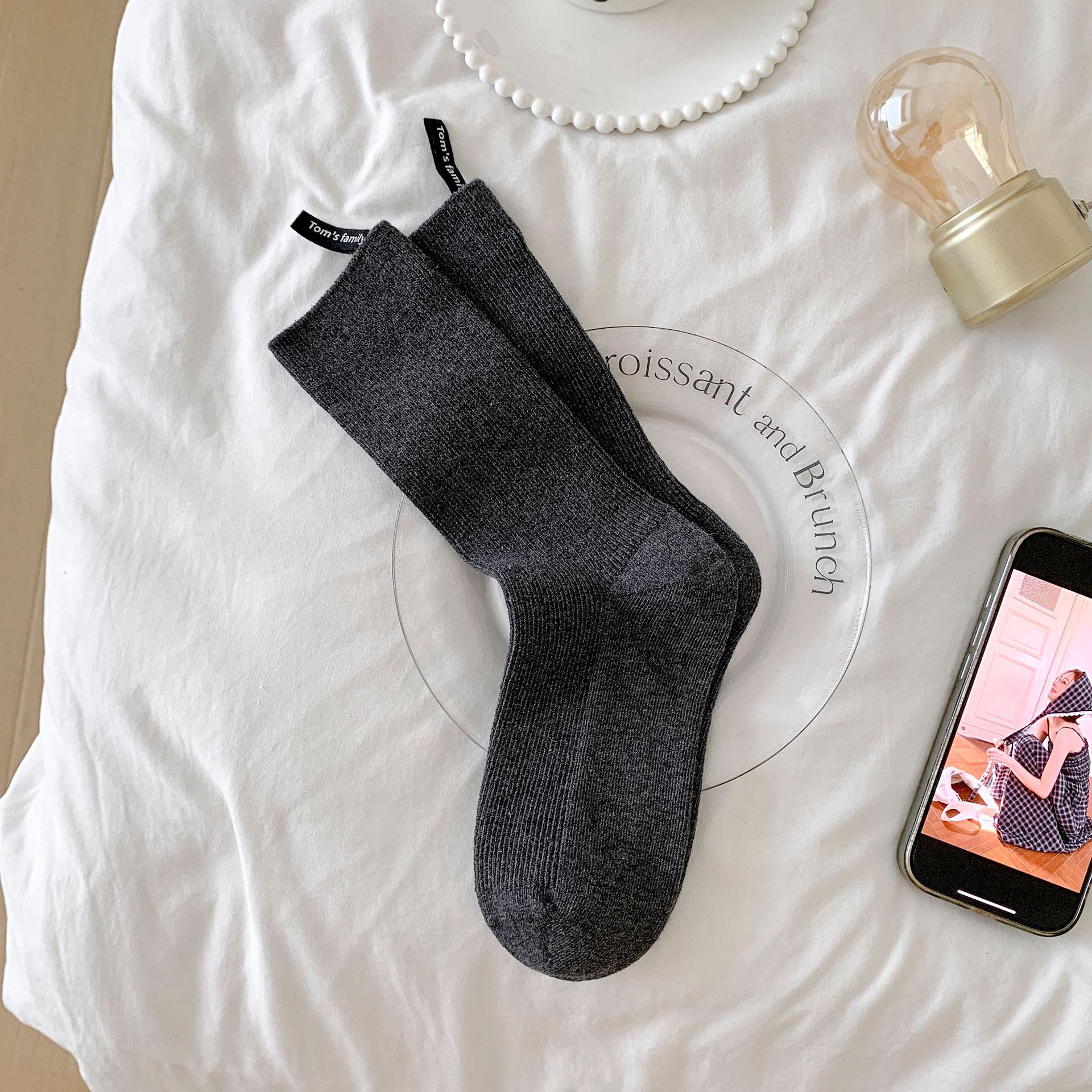 

Осенне-зимние носки до середины икры в корейском стиле с вертикальной полоской и присборенным верхом, без косточек One Size темно-серого