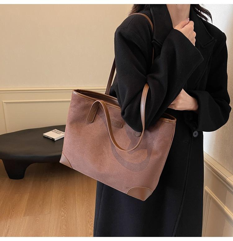 

Большая вместительная фланелевая сумка-тоут для женщин 2024 года, новая модная универсальная сумка через плечо с леопардовым принтом, сумка с высокой текстурой кофейный