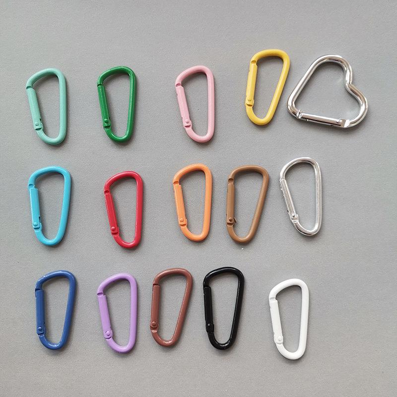 Herzförmiges Karabiner-Schlüsselanhänger-Set mit Federhakenringen