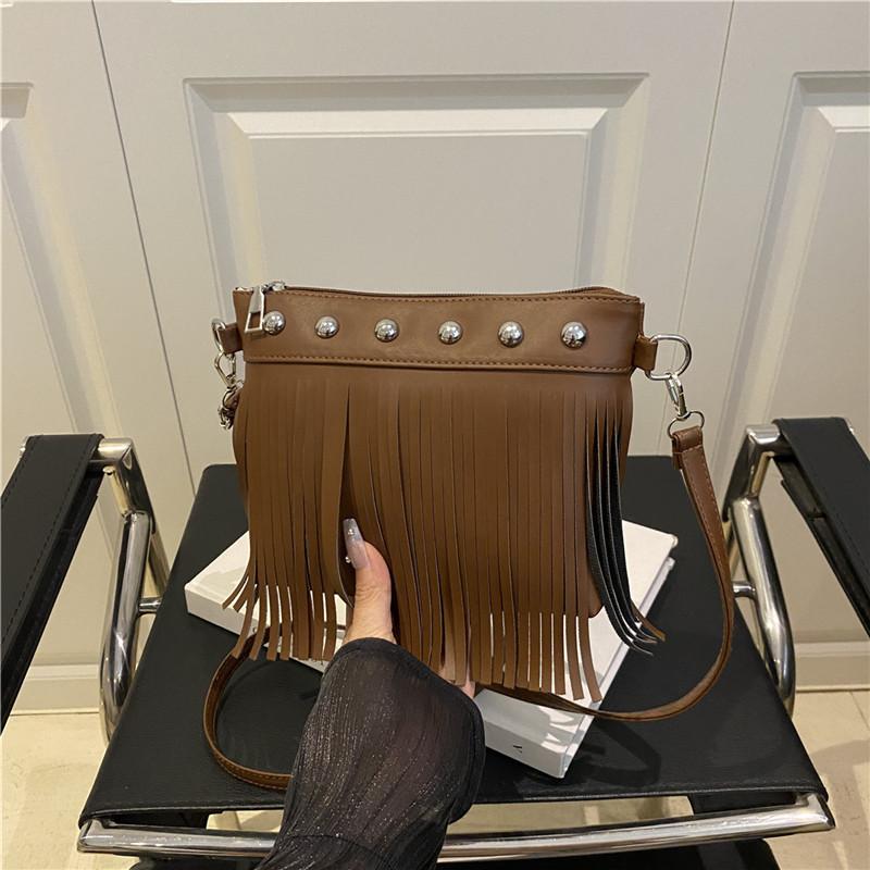 French Retro Fringed Commuter Bucket Bag Women's 2025 Summer New Soft-faced One-shoulder Messenger Fringed Bag