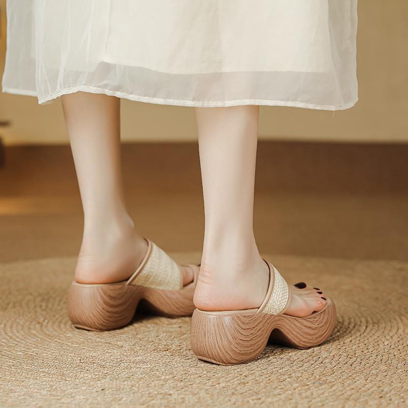 Summer vacation style retro straw thick heel thick sole heightening cool slippers women's toe Roman shoes cover toe flip-flops