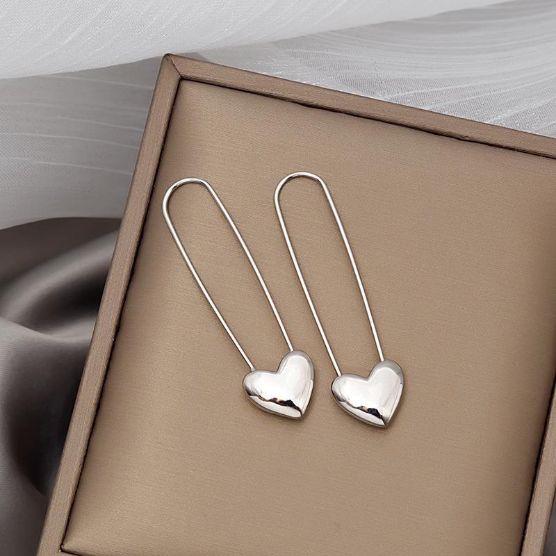 Korean Dongdaemun Metal Heart Stud Earrings - Stylish & Elegant Long Peach Heart Design