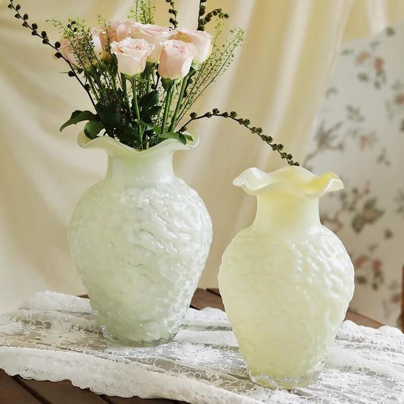 אגרטל פרחים מזכוכית בסגנון קלאסי קרם של Ruijie