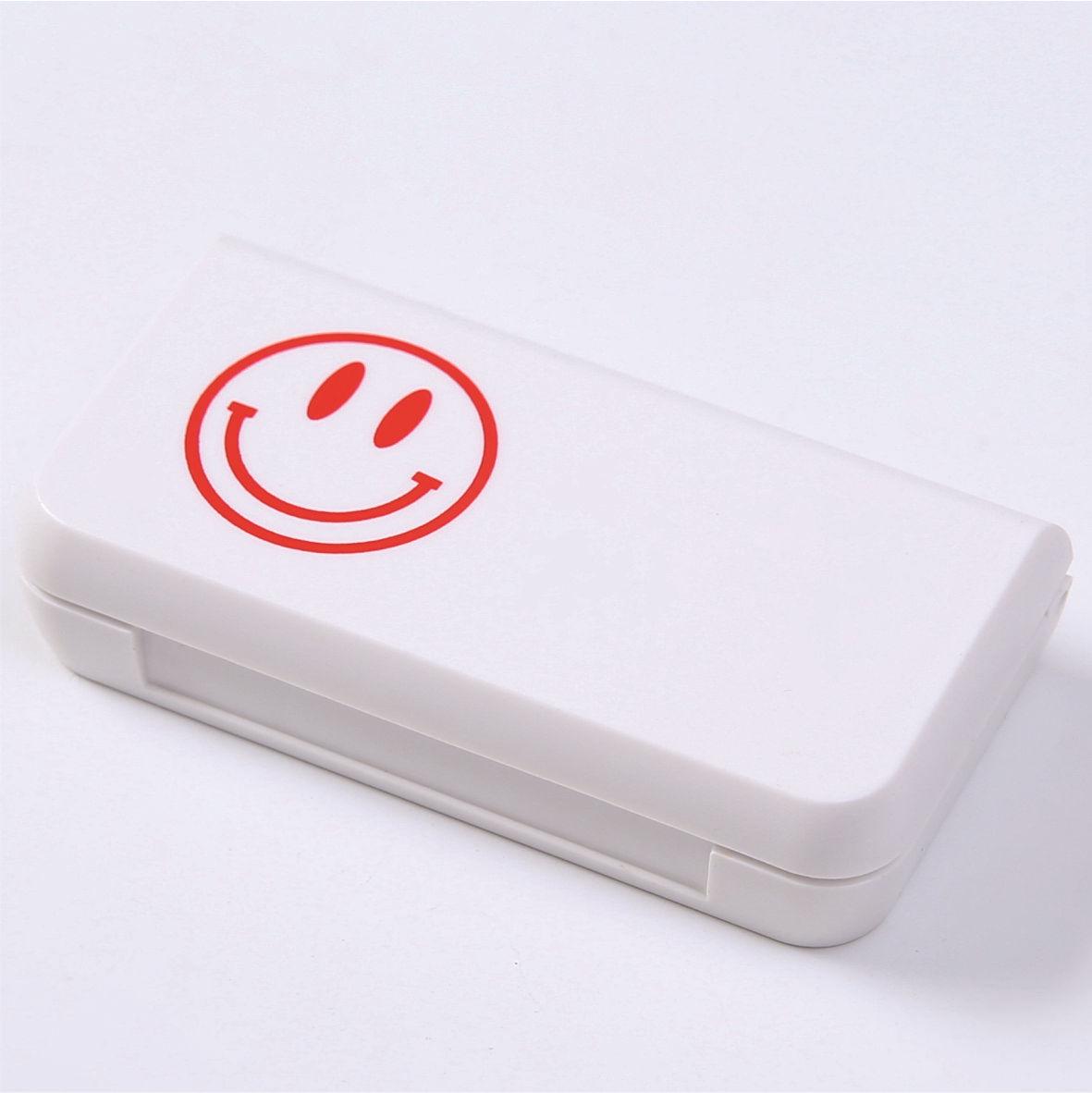 

Компактный дорожный органайзер для таблеток: Коробка-диспенсер для таблеток и капсул на 7 дней с 3 отделениями 6.6*3.4*1.4