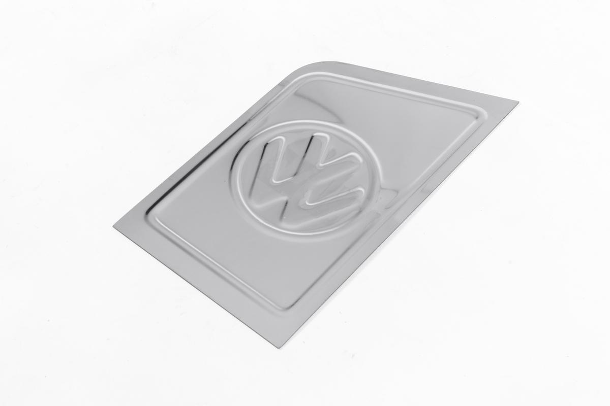 

Накладка на лючок бензобака з лого (Carmos) для Volkswagen T5 Caravelle 2004-2010 рр.