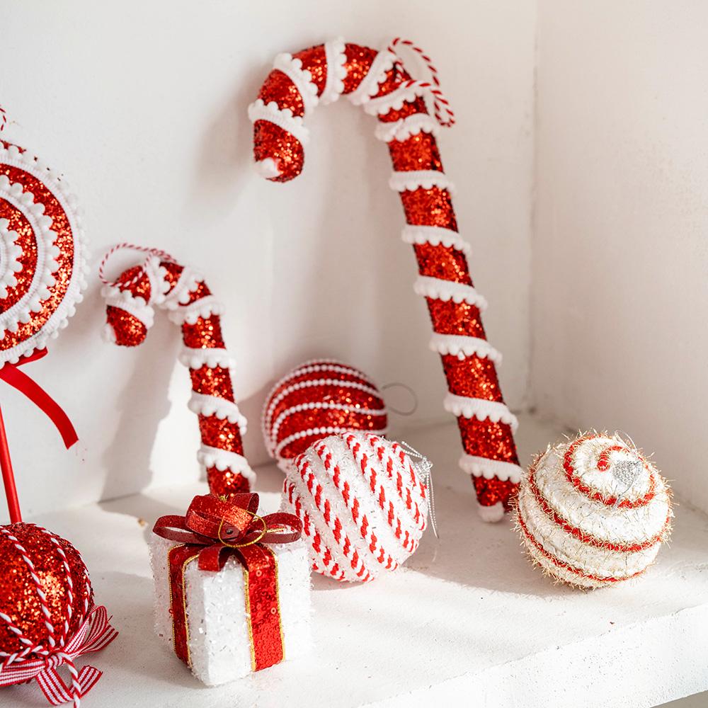 Kırmızı ve Beyaz Noel Süsü Seti: Toplar, Şeker Bastonları ve Lolipoplar