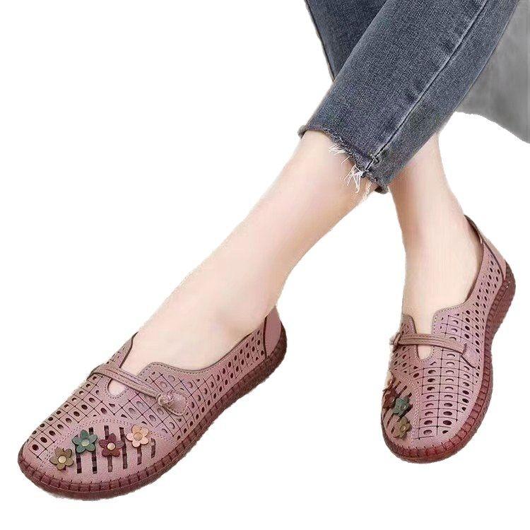 2025 summer new middle-aged and elderly beef tendon sole mother hole sandals women's non-slip, comfortable and breathable one-pedal single shoes