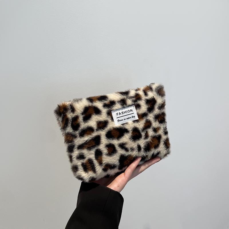 Leopard print plush Makeup Bag Large capacity portable travel toiletry bag Cosmetics Clutch Bag Premium storage bag