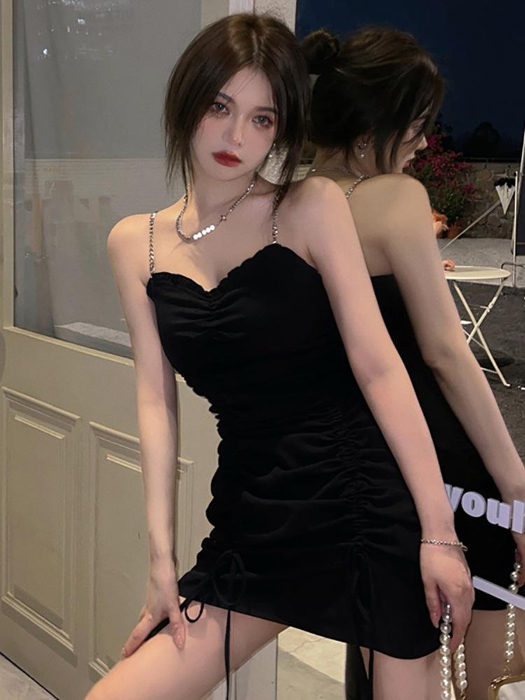 Suspender skirt drawstring pleated black arm short skirt women s French design sense niche temperament Spice girl sexy dress S чёрный