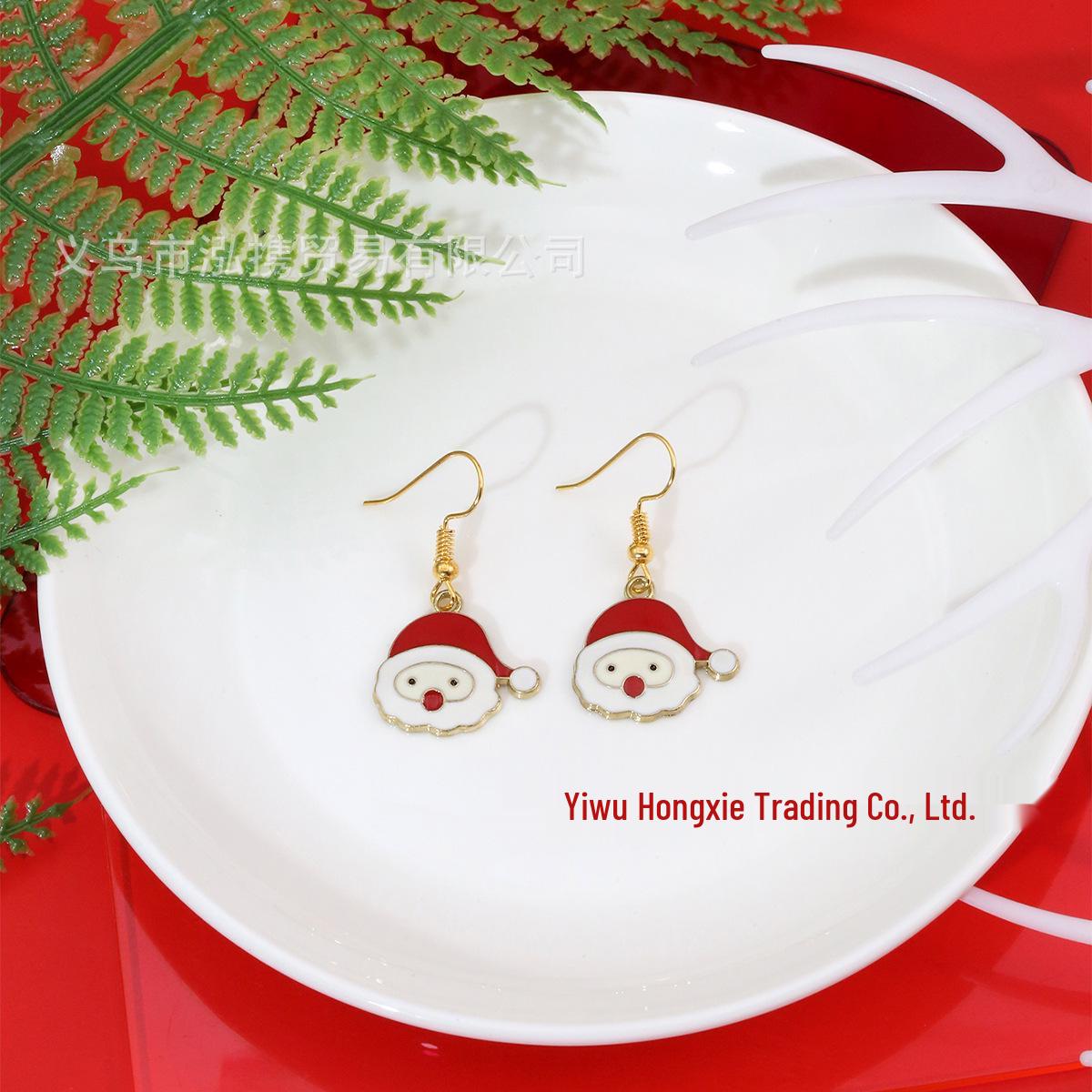 European & American Santa Claus Pendant Earrings - Creative Holiday Fun Design for Women