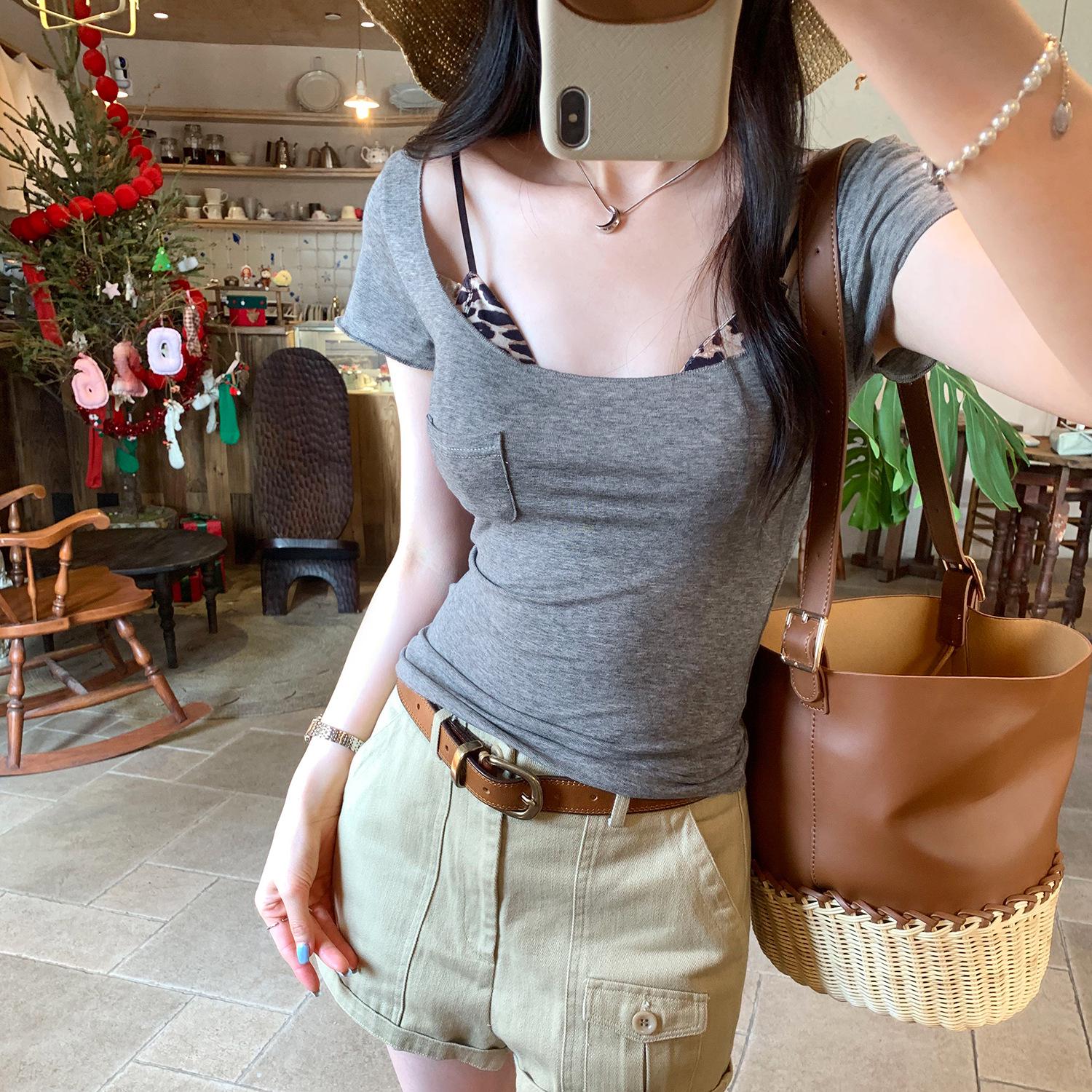 

2026 Summer Korean Style Slim-Fit Wool T-Shirt for Women - Spicy U-Neck, Short-Sleeved, Sexy & Trendy Large серый