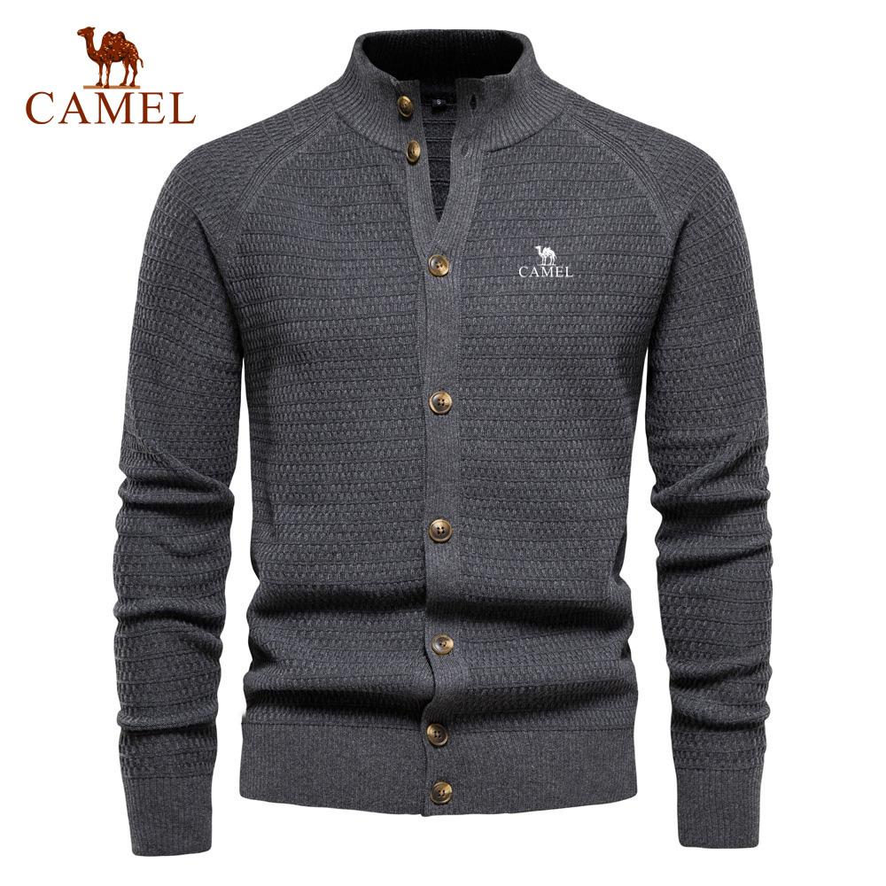 Camel Suéter de punto de alta calidad para hombre, cárdigan de color sólido con bordado de nueva tendencia para otoño e invierno.