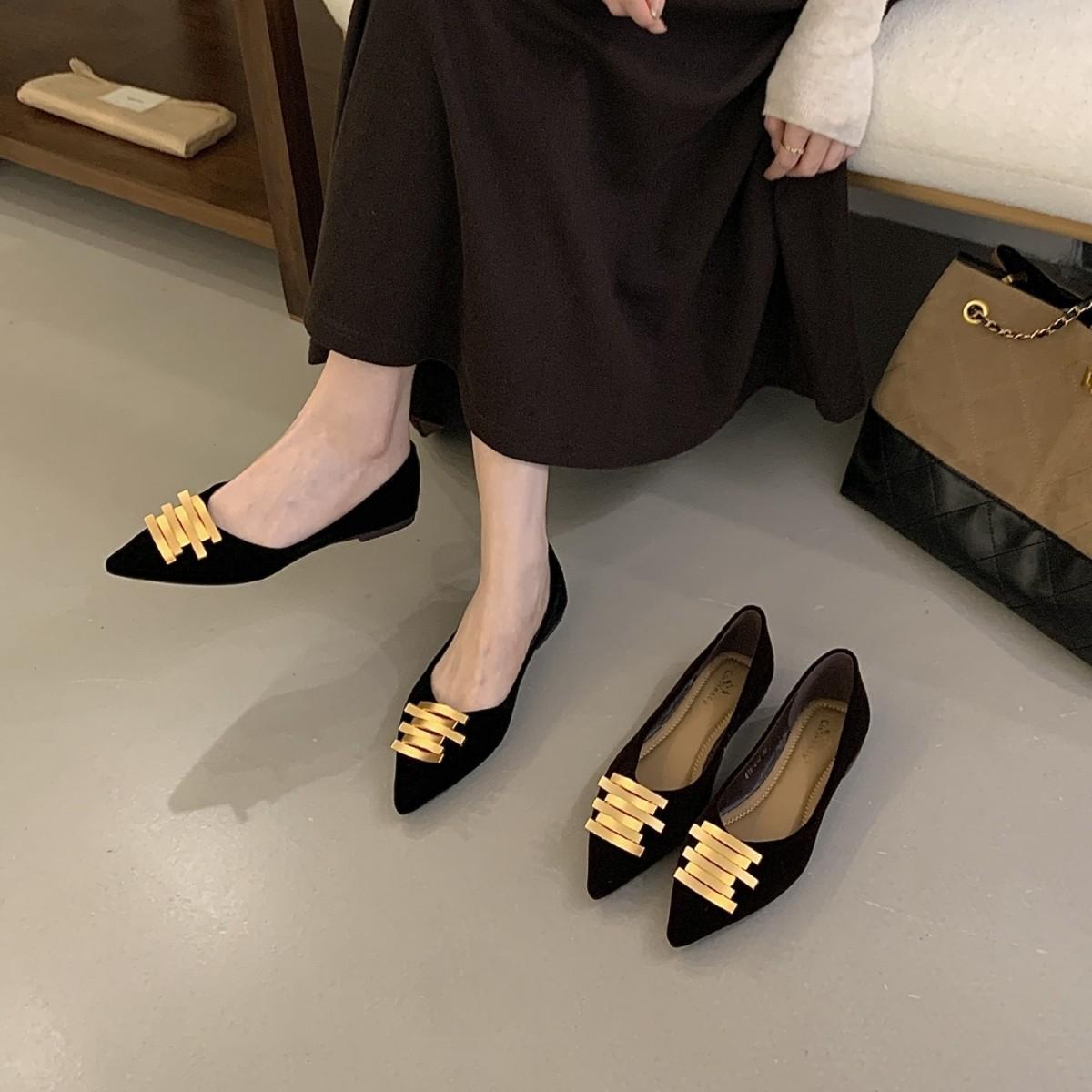 

2025 autumn and winter new pointed soft sole foot cover flat bottom Doudou pregnant women commuting women s single shoes 39 кофейный