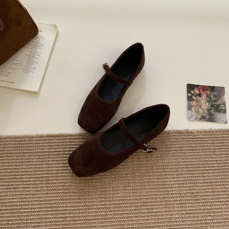 2025 spring and autumn new flat-bottomed French evening breeze retro square head Mary Jane single shoes with soft soles grandma shoes women