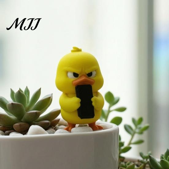 Exquisite Crafts for Colleagues 3D Printed Yellow Duck Figurine, Funny Statue with Vivid Expressions, Healing Desk Companion Cute Miniature