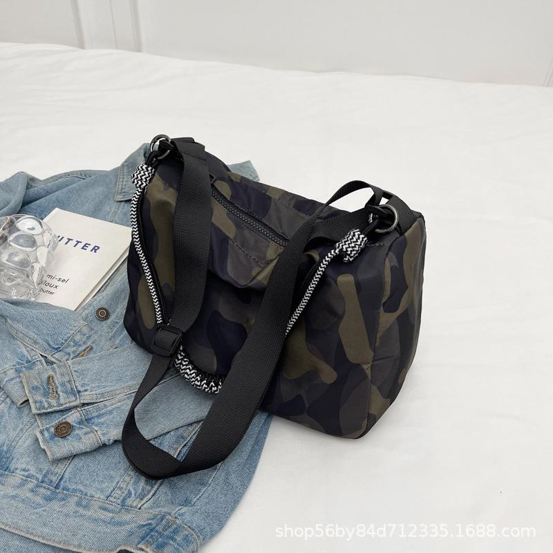 Retro fashion women's large-capacity bag 2025 spring new versatile shoulder bag premium texture tote bag women