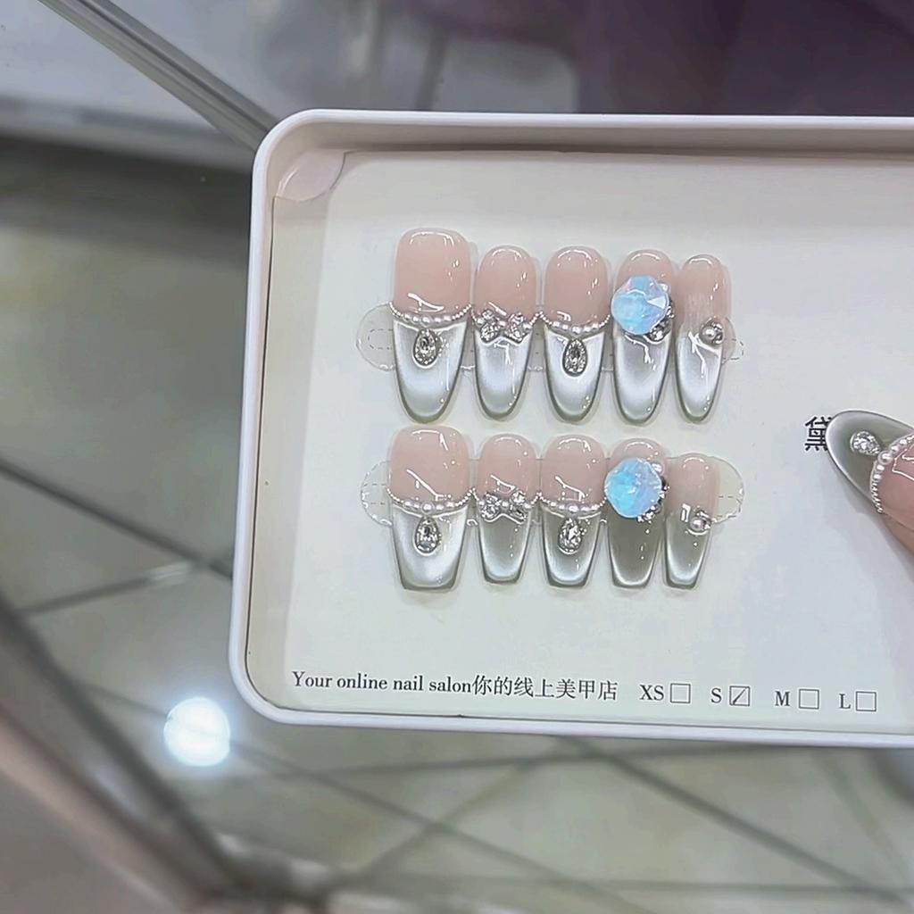 Pure Hand-dressed Armor Spring and Summer New Green Elf Ice Transparent Blue Diamond Cat Eye Pure Lustful Temperament Manicure Sticker