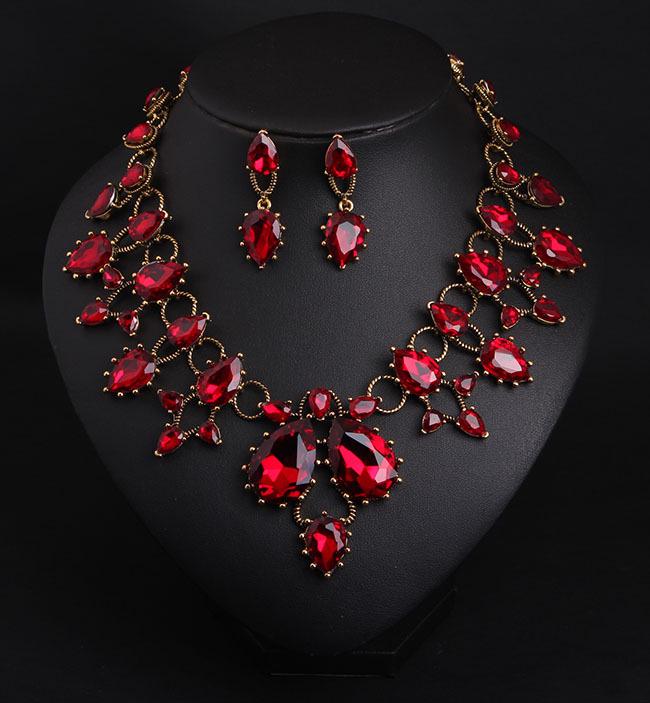 Colier Claviculă Retro European-American cu Gemă de Cristal pentru Femei