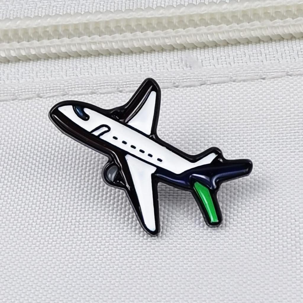 Charming Airplane Brooch: Fashionable Metal Cartoon Passenger Plane Accessory