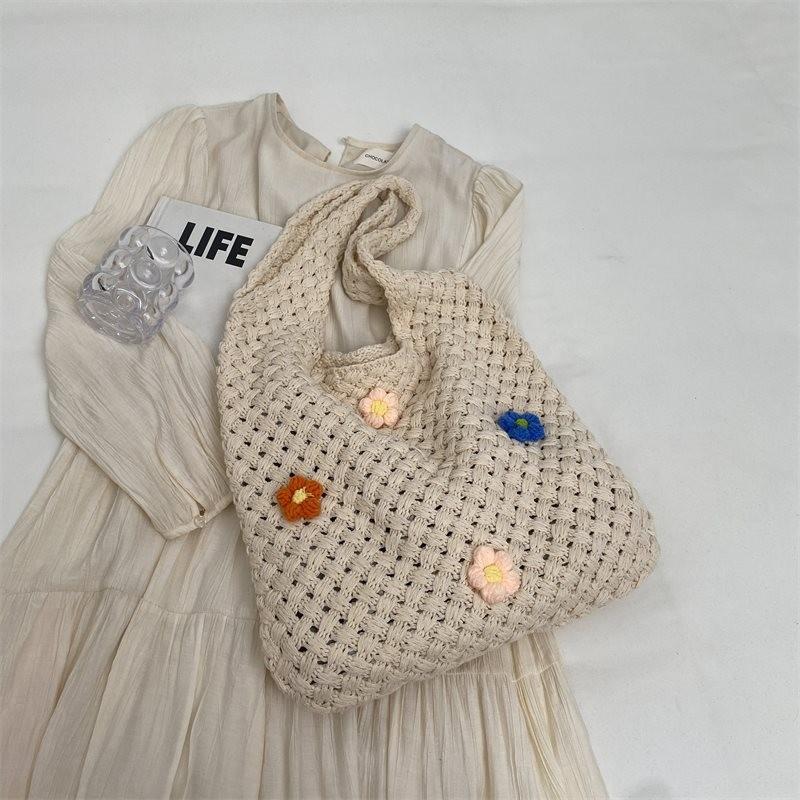 Fashionable Woven Tote Bag For Women In Large Size Ideal For Daily Use And Versatile