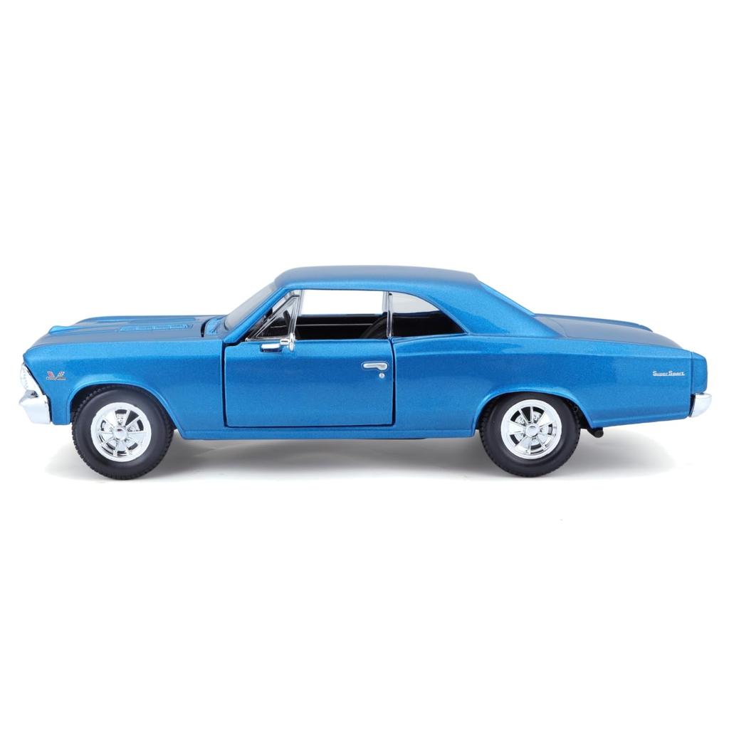 Maisto 1/24 scale diecast model of the 1966 Chevrolet Chevelle SS 396 in blue (product number 31960 BU)
