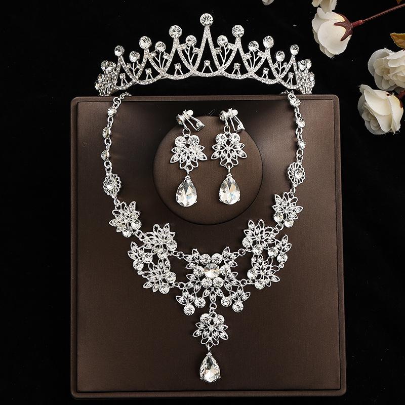 Ensemble Nuptial Féerique: Couronne, Collier & Boucles d'oreilles – Parfait pour un Mariage ou un Anniversaire