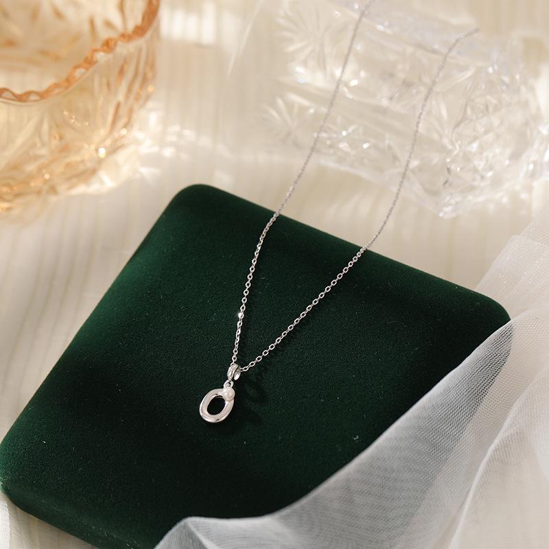 Banyan Tree S925 Silver Alphabet Pendant Necklace - Minimalist Clavicle Chain for Women, Fashionable and Versatile.
