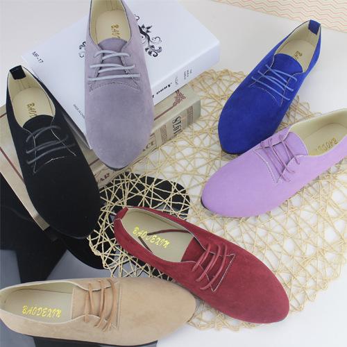 Модные женские туфли на плоской подошве цвета конфет — фото 3