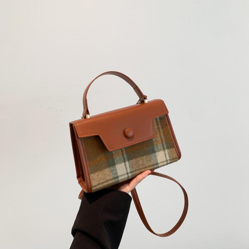 

Retro plaid splicing handbag 2025 new women s shoulder messenger bag contrasting color literary small square bag women коричневый