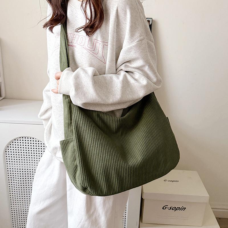 New large-capacity tote bag women's bag commuting popular autumn and winter new casual small fresh shoulder bag messenger bag