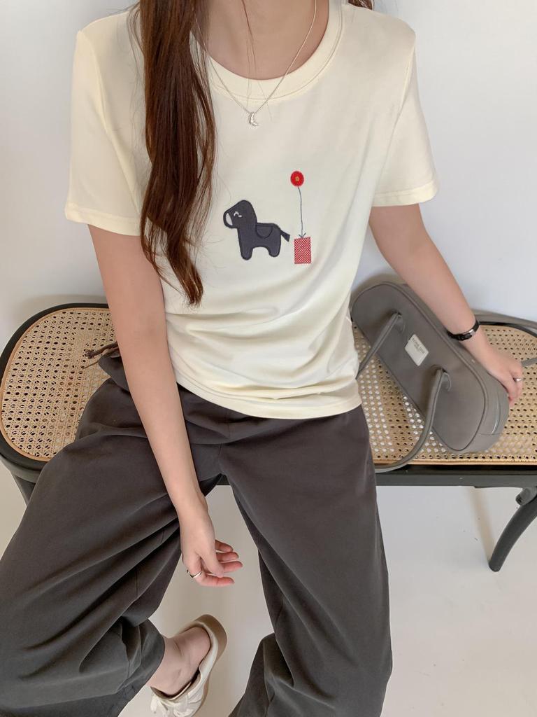 Early Spring Women's Short Sleeve T-shirt - Little Horse Print, Round Neck, Loose Fit, American Casual Style.