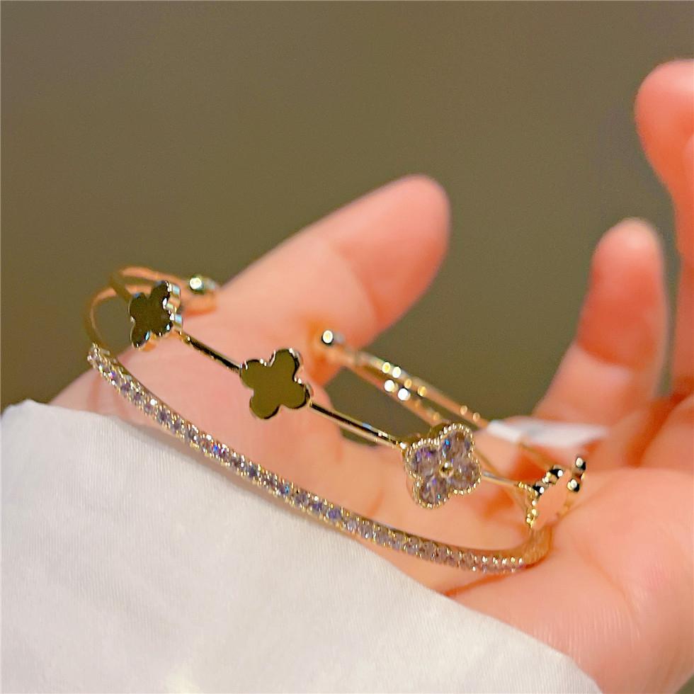 High-Grade Four-Leaf Clover Bracelet Exquisite Luxury Zirconia Bracelet Ladies Elegant Bracelet