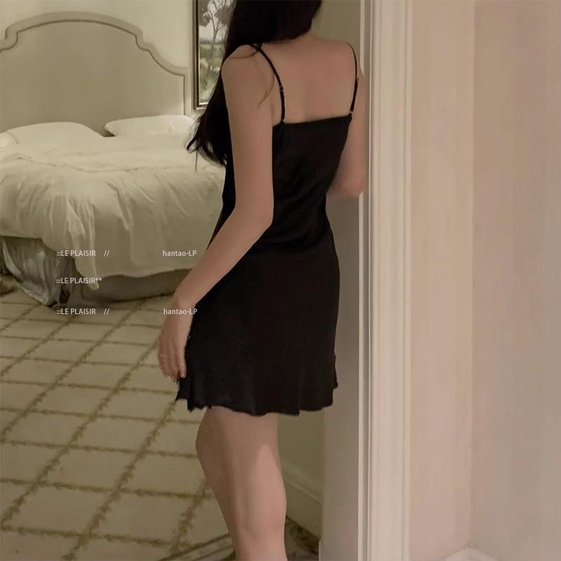 Alluring Lace Camisole Nightgown Pajamas with Chest Pads - Sexy V-Neck, Slit Style for Women