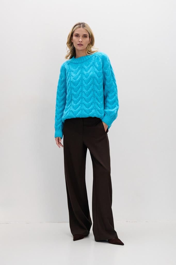 Warm blue cable-knit sweater with a neckline 40/42