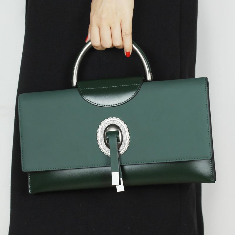 New Women's Retro Handbag, Simple and Large Capacity Commuting Shoulder Crossbody Bag