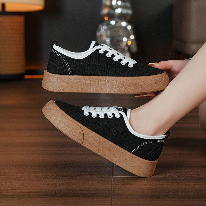 Lightweight Women's Canvas Board Shoes - 2025 Autumn Collection, Breathable and Versatile