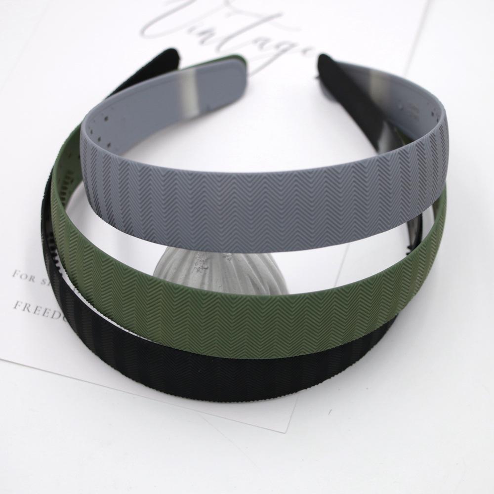 Non-Slip Black Headband with Teeth for Women: Ideal for Face Washing and Outings