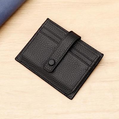 Ultradünner Kartenhalter aus Leder für Herren – kompaktes Design mit mehreren Steckplätzen, perfekt für Führerschein und Karten.