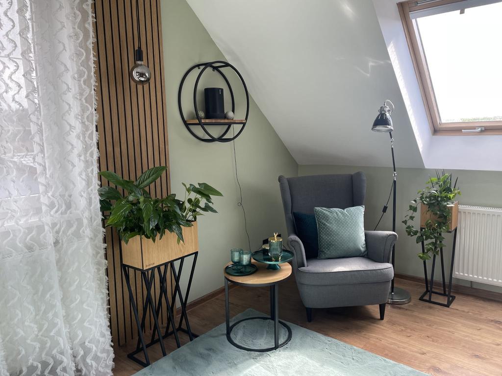 Shape Oak loft plant stand 22x22x80 cm