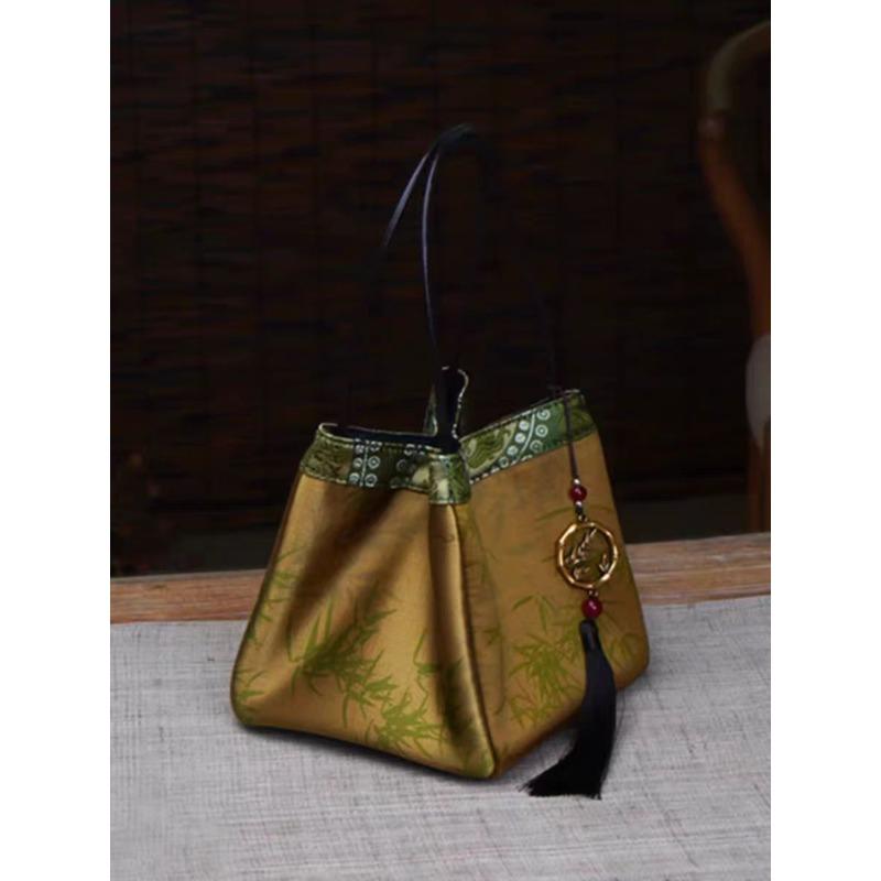 New Chinese style national style bag, fragrant cloud yarn hand bag, small square bag, handbag with cheongsam, mulberry silk women s small bag.