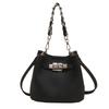Fashion versatile high-end shoulder bag women's new niche bucket bag commuter messenger bag