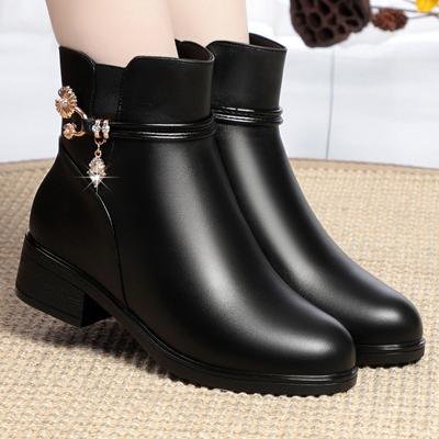 Women's Short Boots Velvet Flat Non-slip Leather Shoes Winter Flat-heeled Cotton Shoes