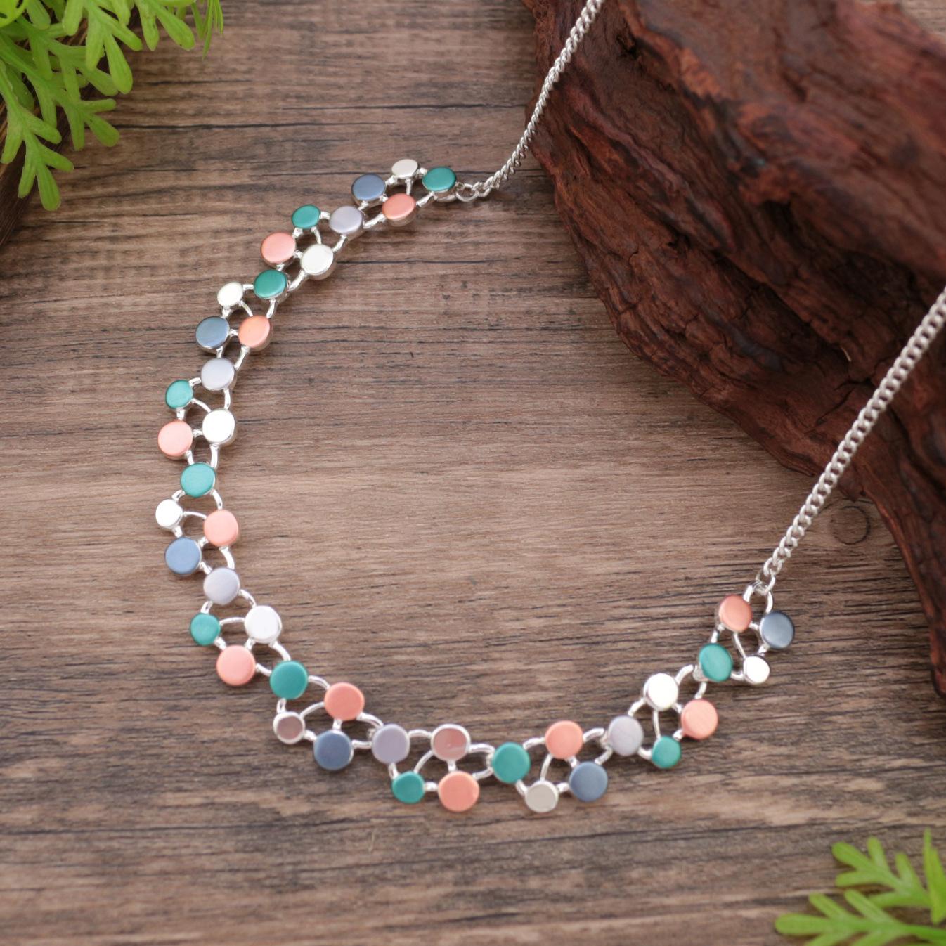 

New enamel color hollow round polka dot necklace, women s simple high-end polka dot neck chain