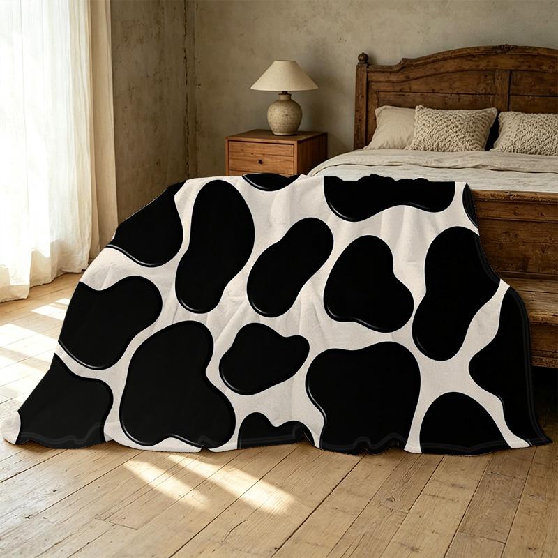 Soft Flannel Blanket Cute Cow Print, Cozy Warm & Skin-friendly, Ideal for Home, Office, Halloween & Christmas, Daily Leisure Use
